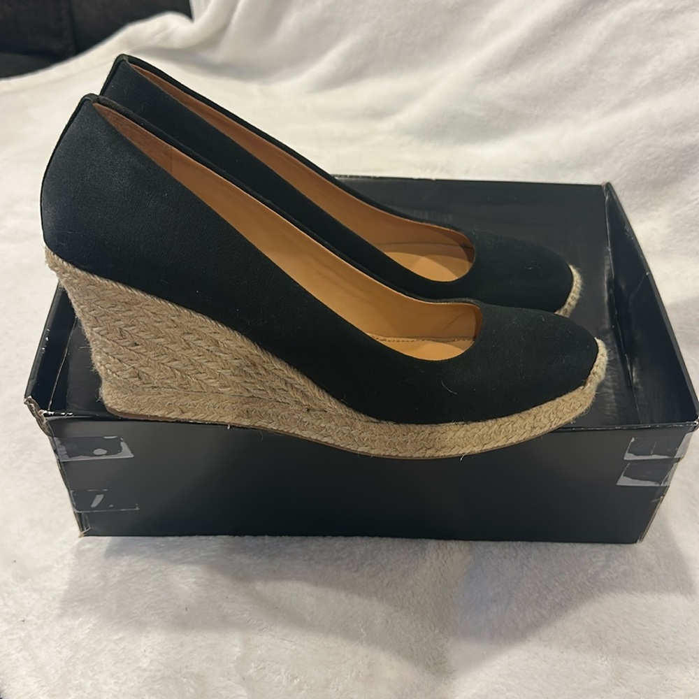 LIKE NEW J. CREW CANVAS ESPADRILLE WEDGE SHOES SIZE 9.5 COLOR BLACK AND CREAMY